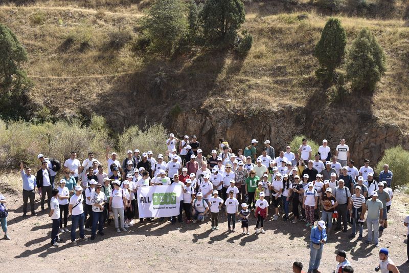 #WorldCleanUpDay – Всемирный день чистоты, 21 сентября – общественная эко-акция Госкоэкологии Республики Узбекистан по очистке местности от бытового мусора в горах Янгиабад